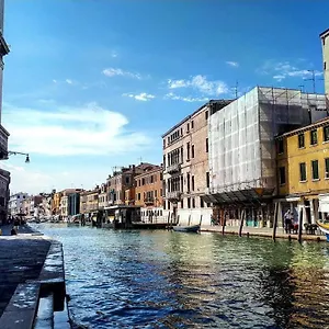 https://the-artist-place.hotelslidodijesolo.com